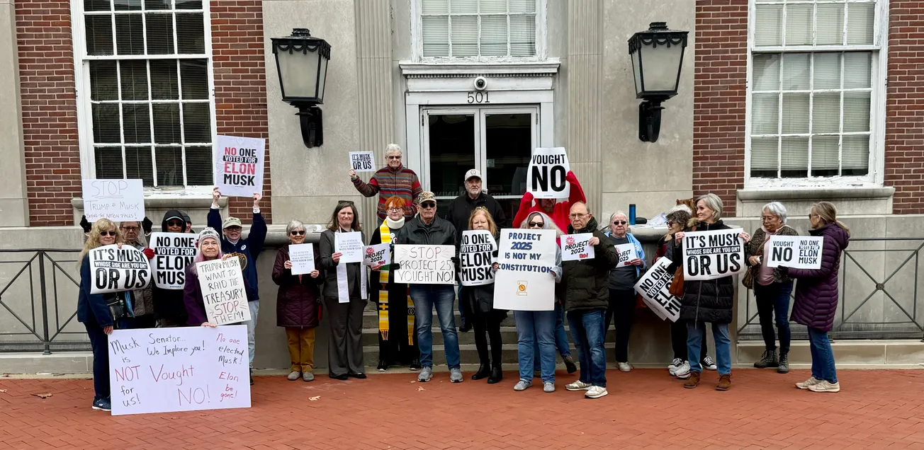 Four Rivers Indivisible pays a visit to Mitch McConnell